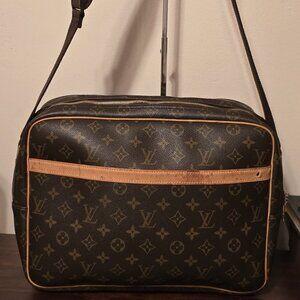 LV ~ Louis Vuitton Monogram Reporter Handbag/Crossbody Bag ~ Vintage Condition